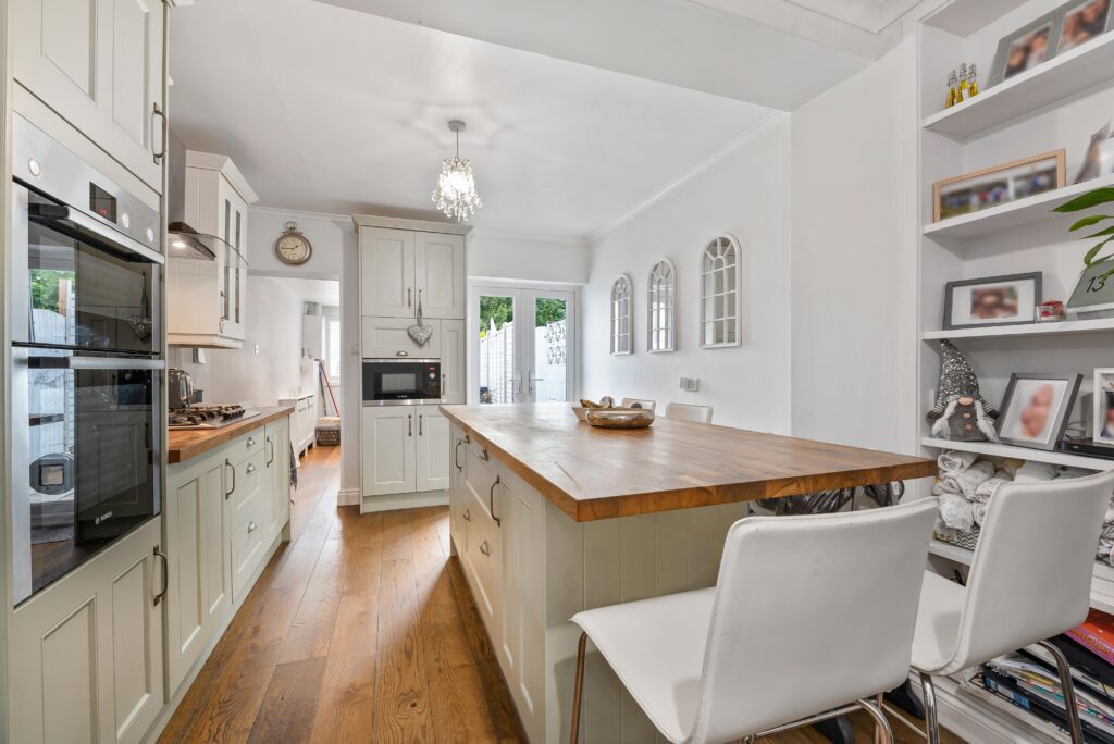 Alexandra Road, Addlestone Osborne Heath