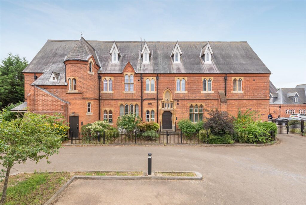 Convent Court, Windsor Osborne Heath