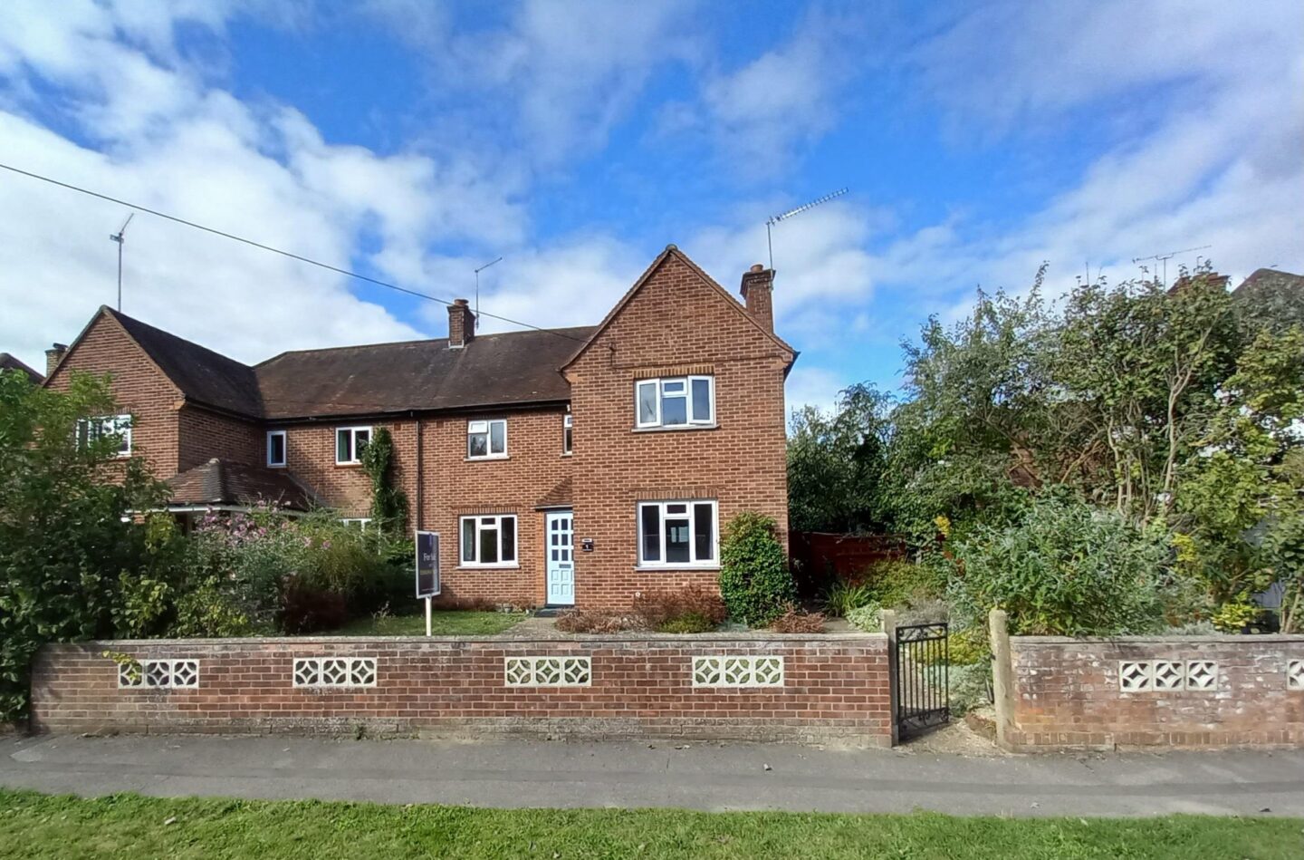 Elizabeth Gardens, Ascot