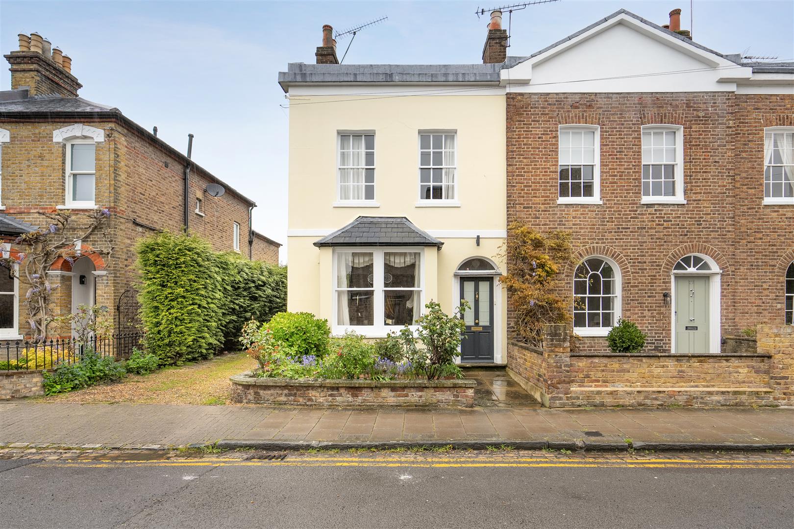 Adelaide Square, Windsor Osborne Heath