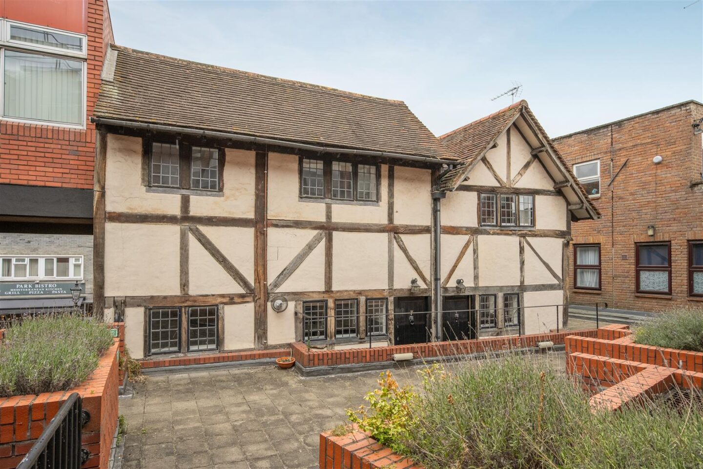 Queen Annes Court, Windsor