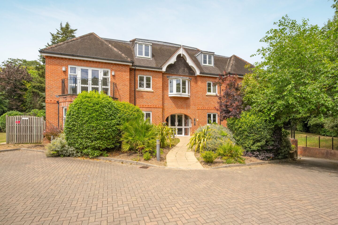 Snows Ride, Windlesham