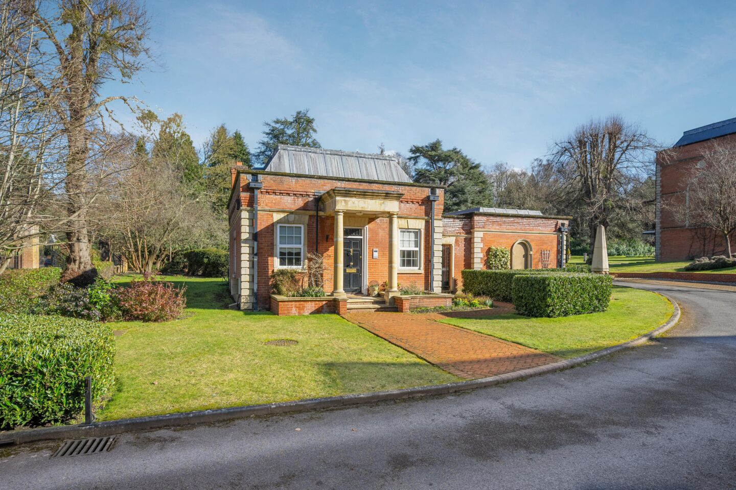 Princess Gate, Sunninghill