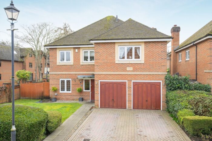 Steeple Point, Ascot