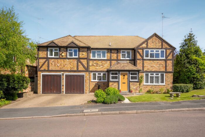 Leycester Close, Windlesham