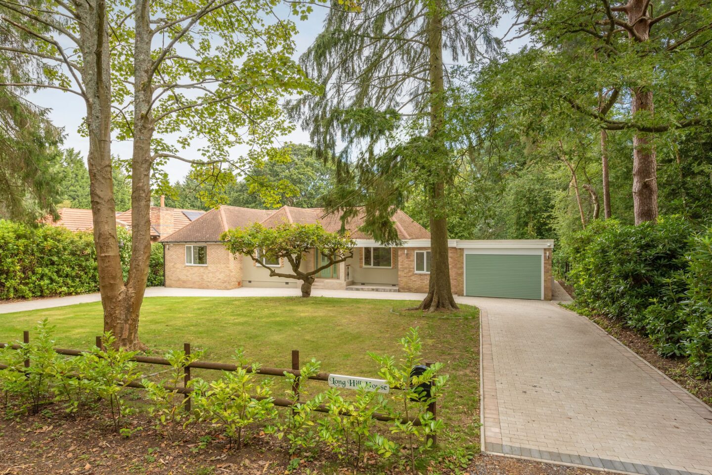 Long Hill Road, Bracknell, RG12