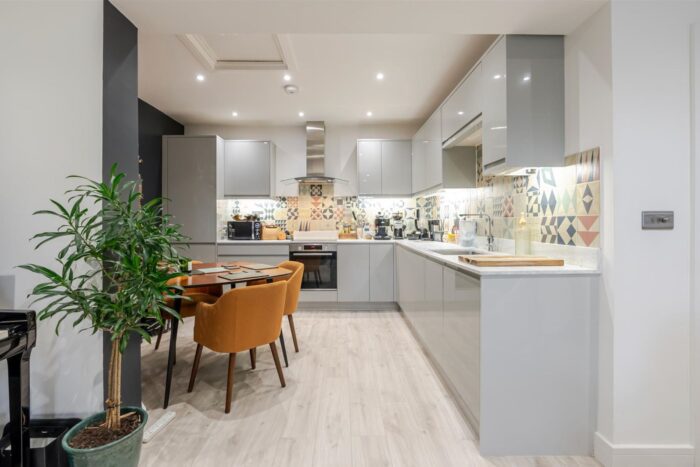 High Street, Sunninghill, SL5