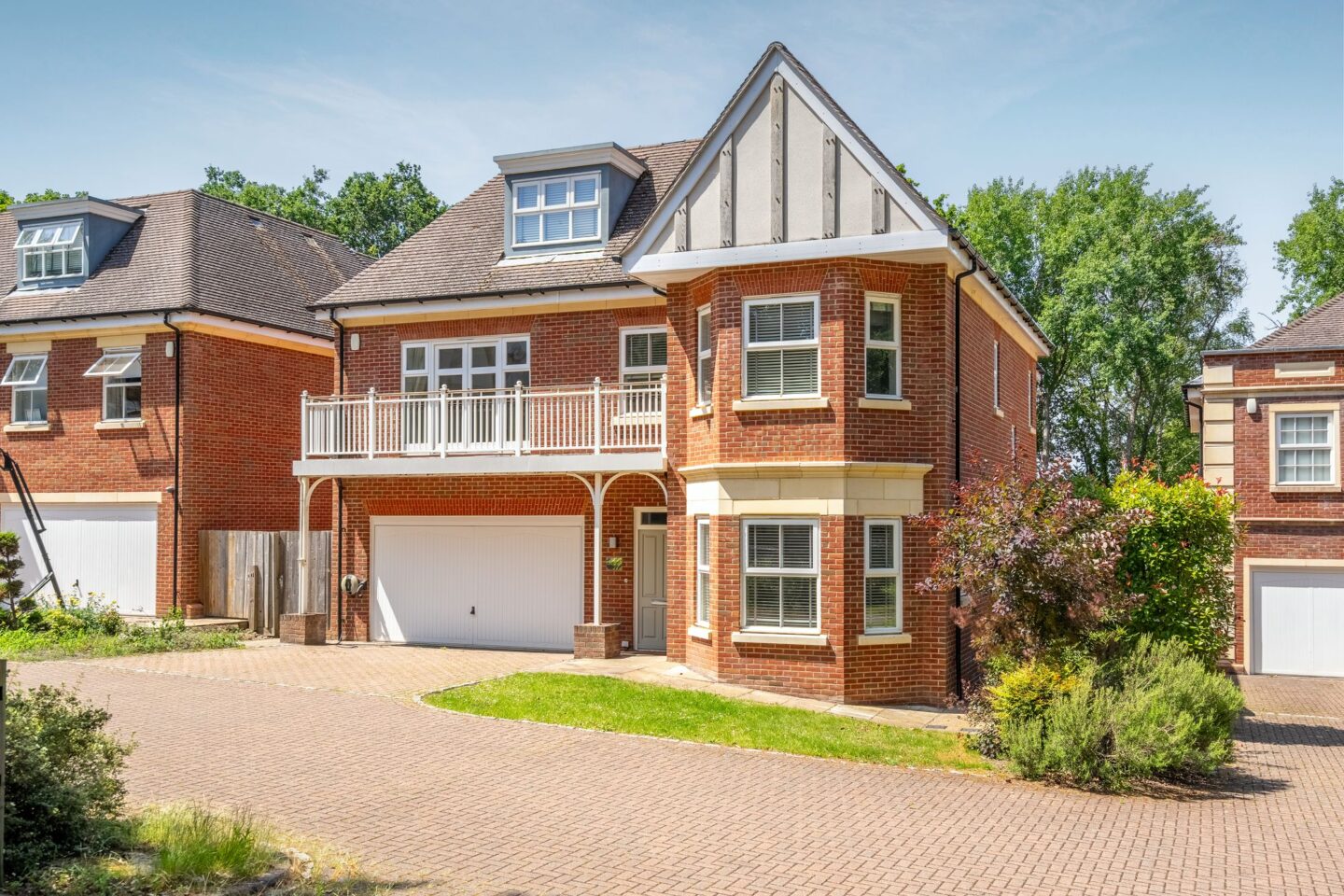 Sunningdale Heights, Sunningdale