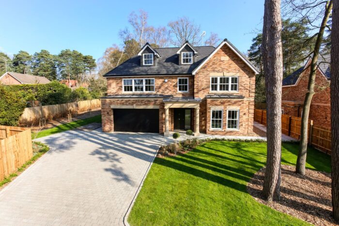 Llanvair Close, Ascot