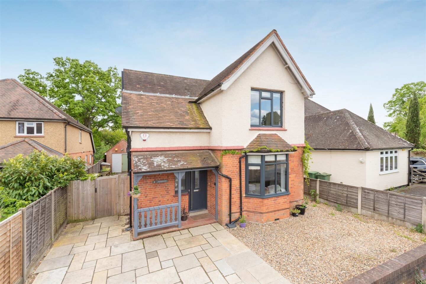 The Avenue, Ascot