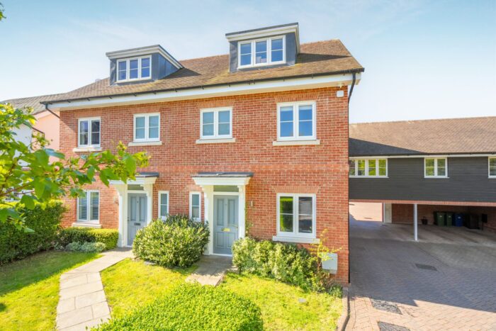 Bryan Gardens, Binfield