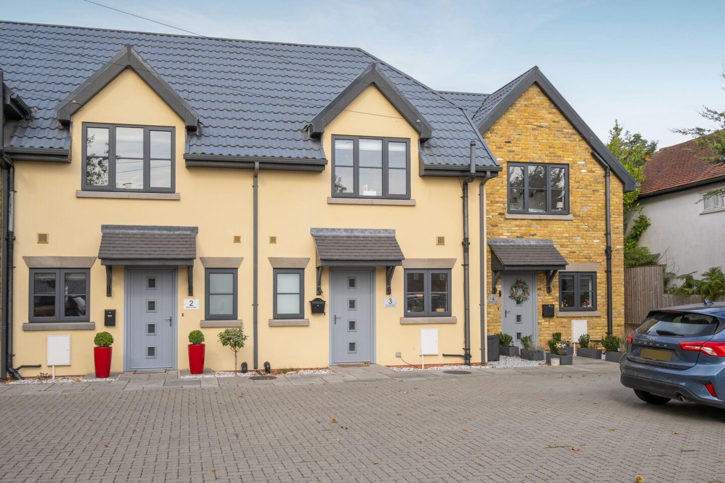 Fernbank Road, Ascot