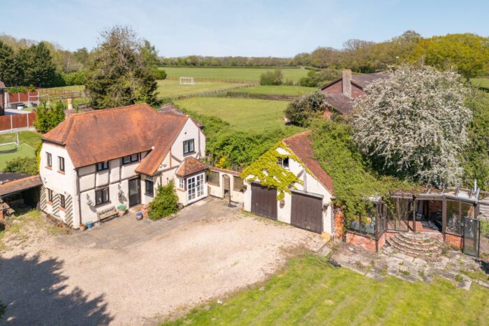 Nuptown Lane, Warfield