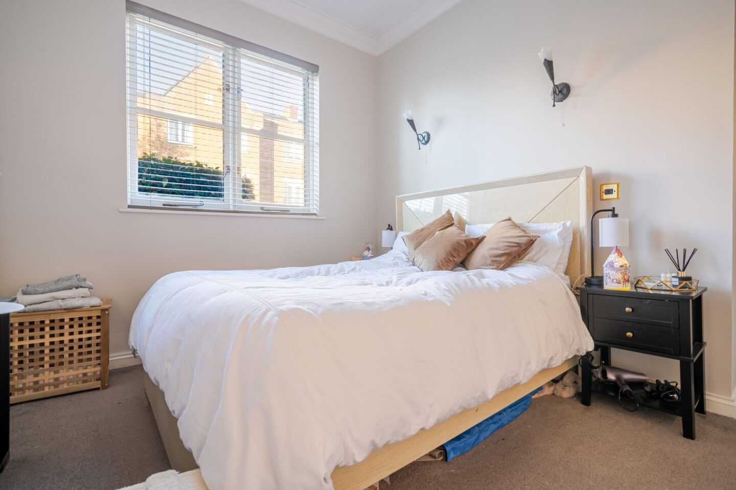 bed1.jpg