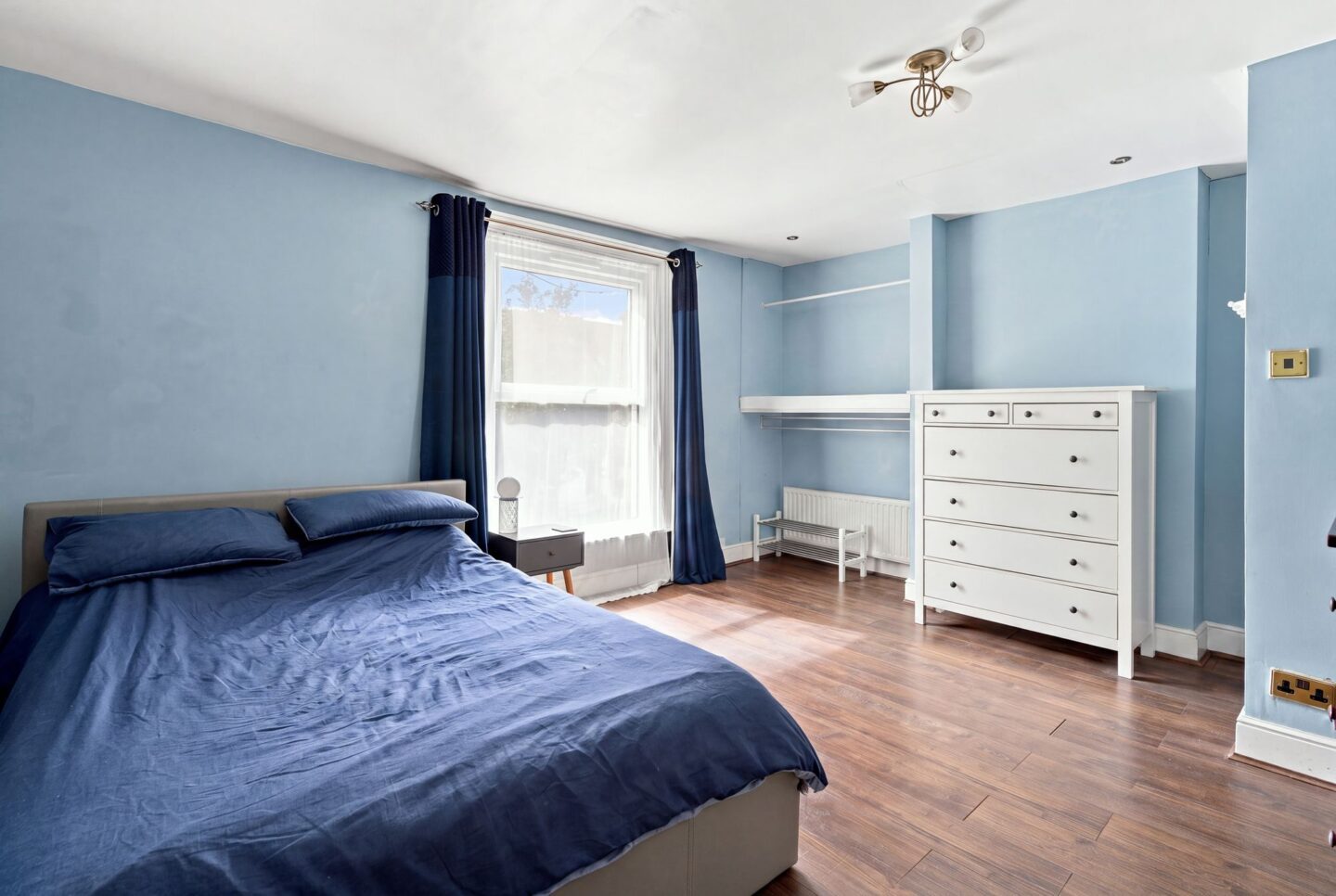 bed1.jpg