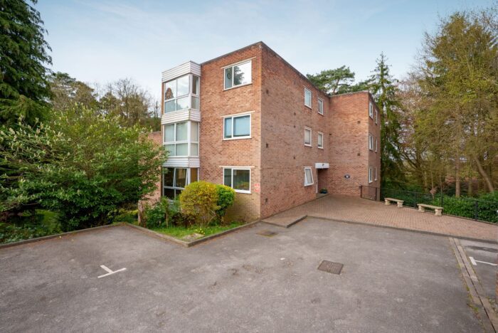 Cardwell Crescent, Sunninghill