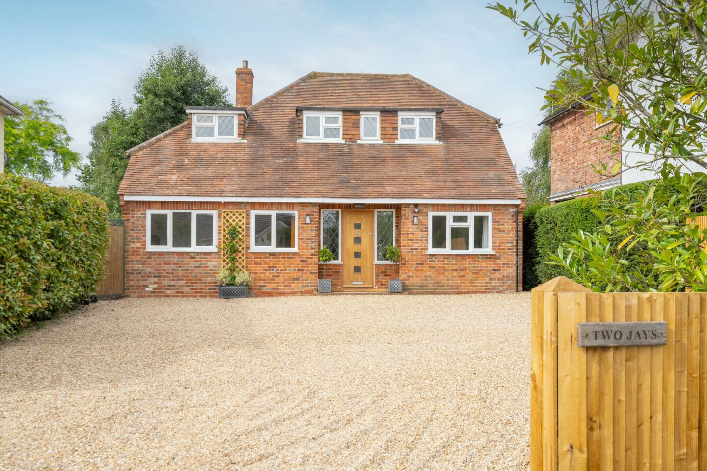 Lovel Road, Winkfield