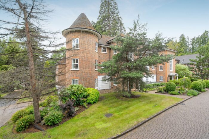 Agincourt, Ascot, SL5