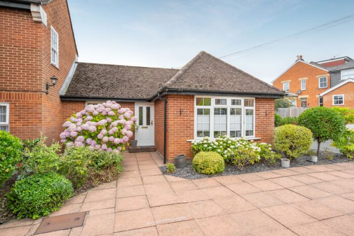Village Court, Sunninghill