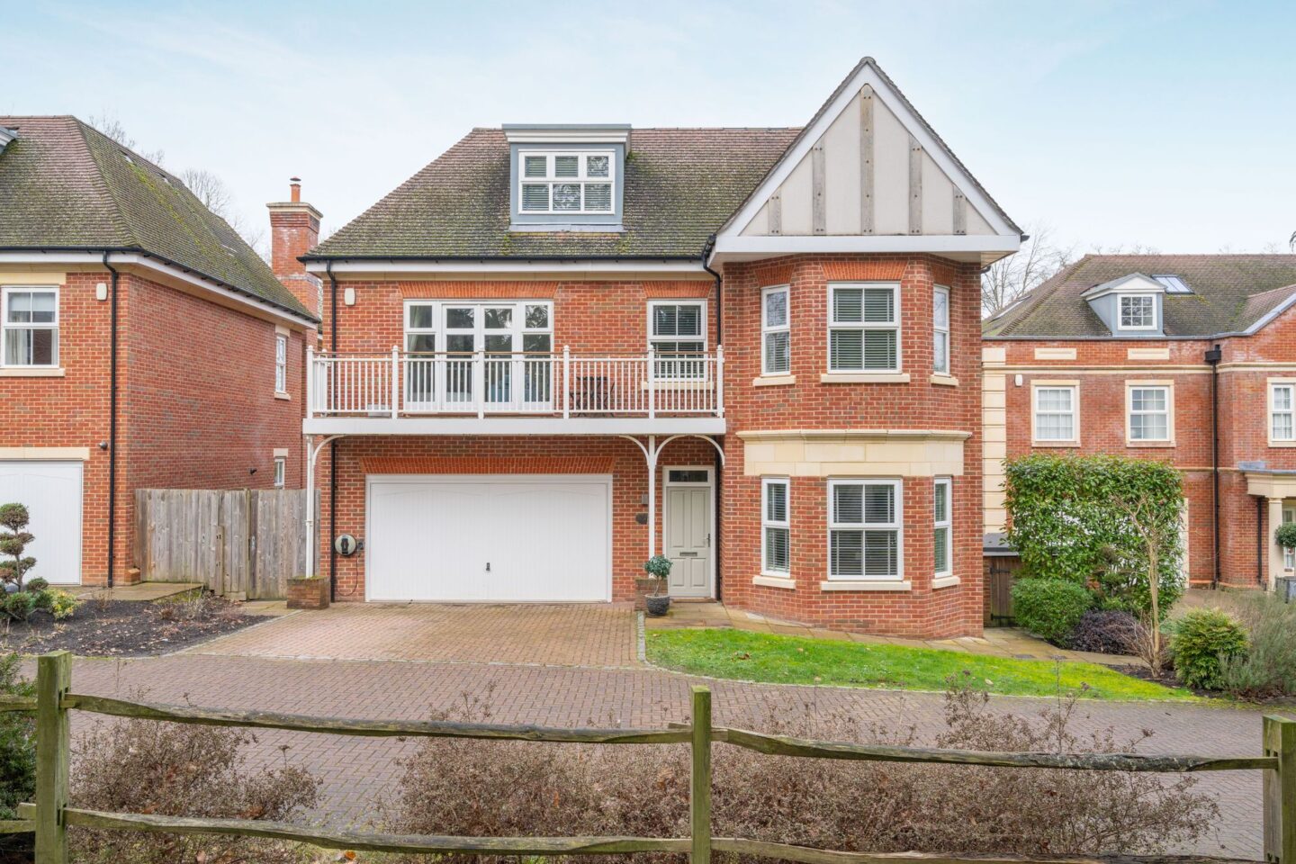 Sunningdale Heights, Sunningdale