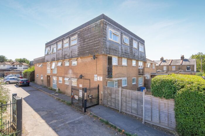 Dedworth Road, Windsor